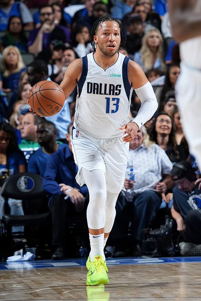 她最近在社 她最近在社